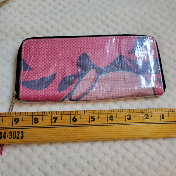 Wallet Recycled Bag Fish Design Zipper Wallet - Picture 7 of 8